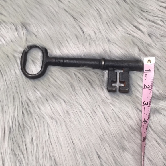 Rustic Key - Picture 4 of 4